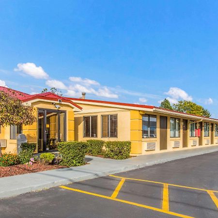 Econo Lodge Norwalk Exteriör bild