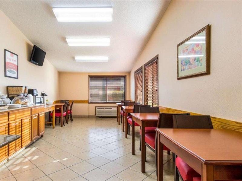 Econo Lodge Norwalk Exteriör bild