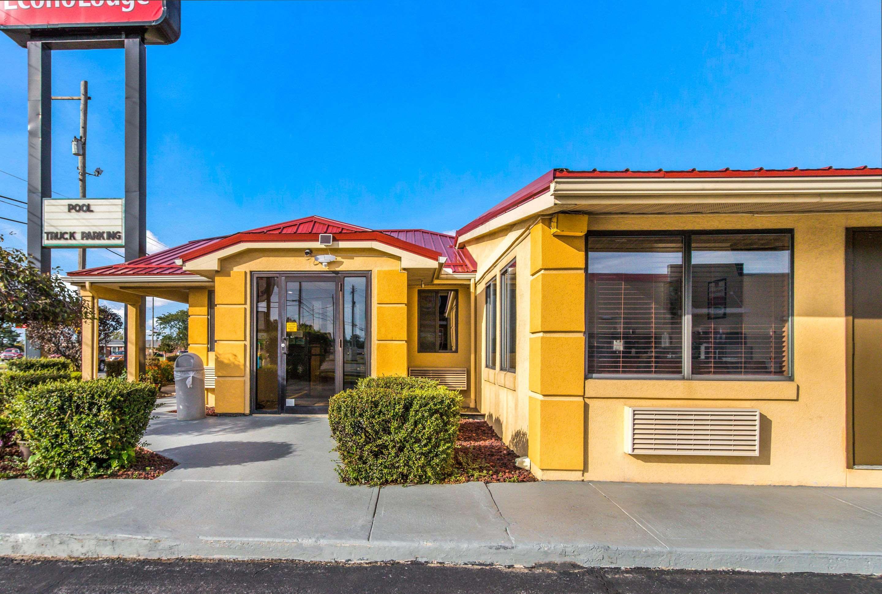 Econo Lodge Norwalk Exteriör bild