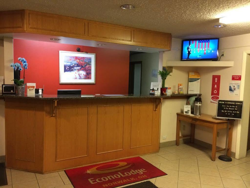Econo Lodge Norwalk Exteriör bild